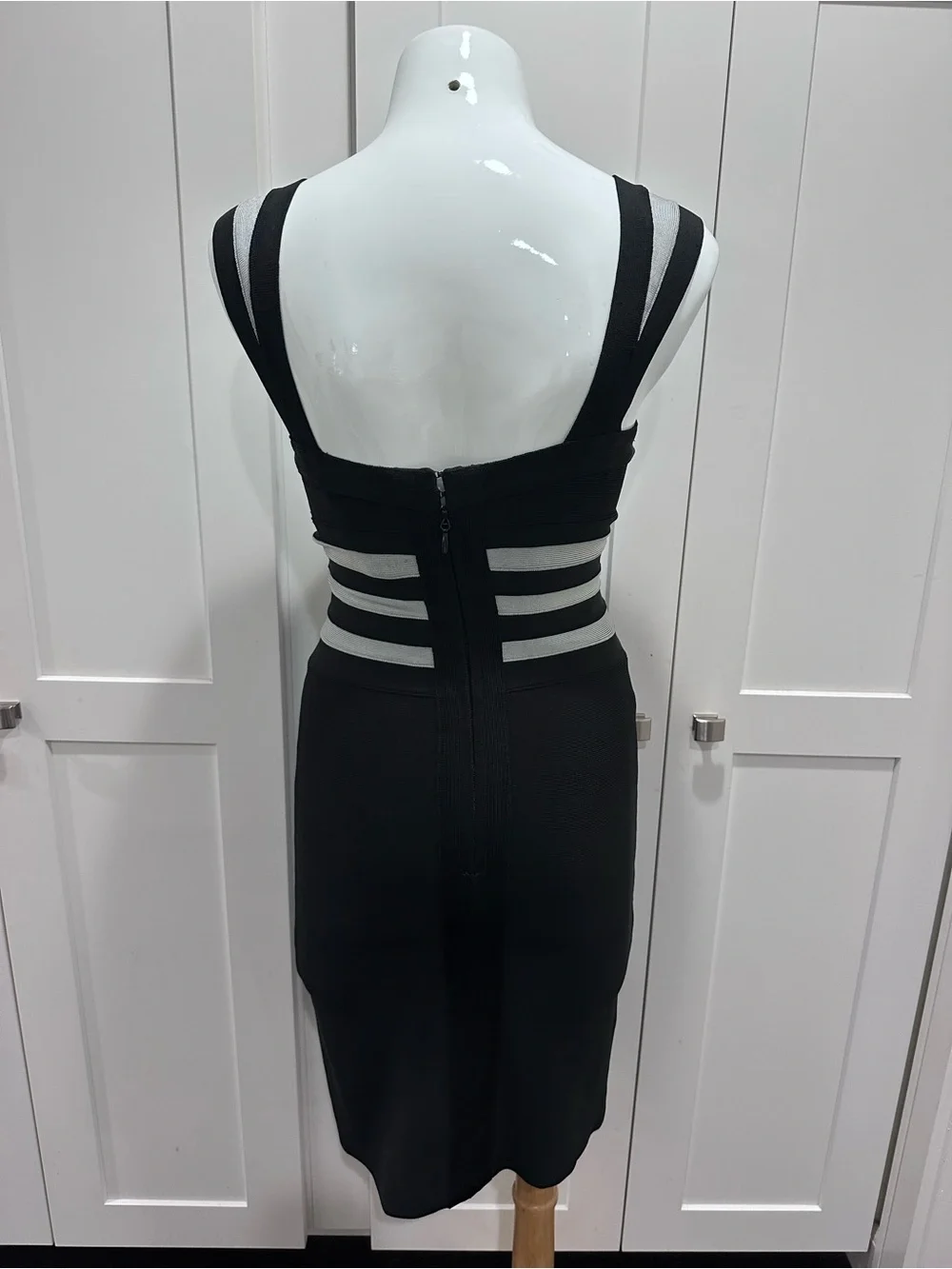 Herve Leger Black Bandage V-Neck Bodycon Dress - Picture 4 of 7